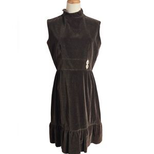 Vilano Brown Velvet Vintage Mini Dress with Rhinestone Pin